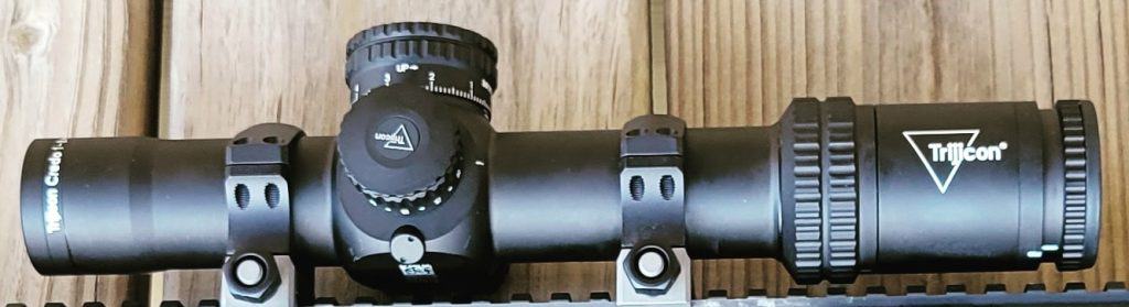 Trijicon Credo 1-8x28 side view